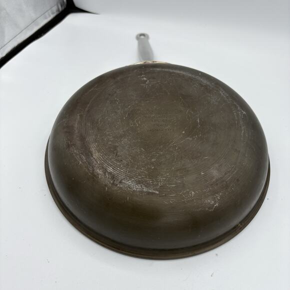 Cuisinart 10" Skillet Frying Pan with Lid‎ 622-24 Classic Nonstick Black - Picture 7 of 10